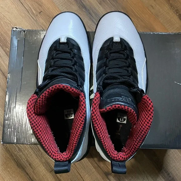 2011 Air Jordan Retro 10 Chicago - Picture 2 of 10